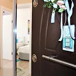 Mavi Restaurant & 2 شقة