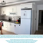 Mavi Restaurant & 2 شقة ديديم