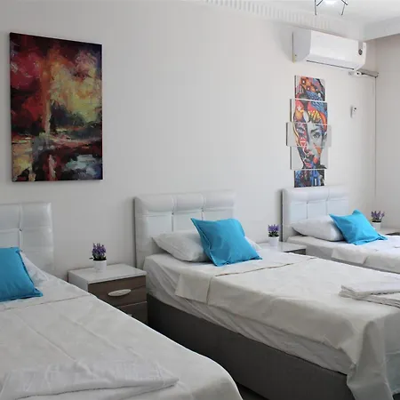 Mavi Restaurant & 2 Apartament