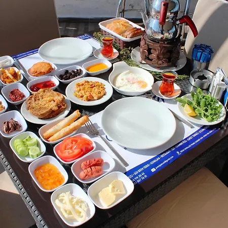 Mavi Restaurant & 2 アパート