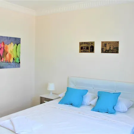 Mavi Restaurant & 2 Apartment Didim