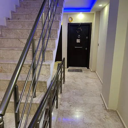 Mavi Restaurant & 2 Apartment *